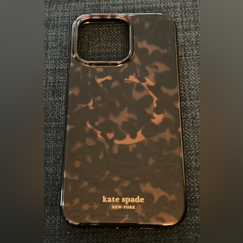 Kate Spade iPhone 15 Pro case